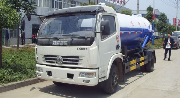 東風多利卡吸汙車