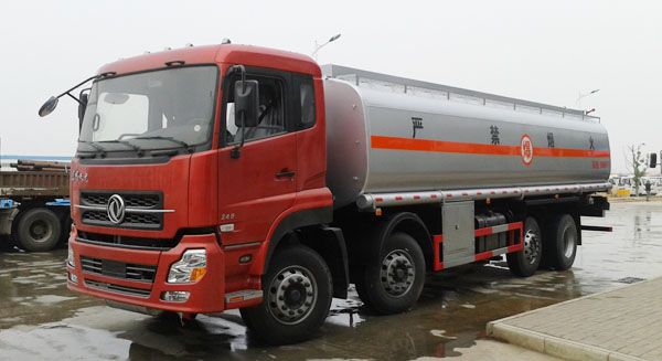 東風天龍前四後八運油車