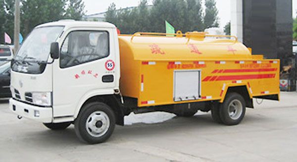 東風福瑞卡清洗車