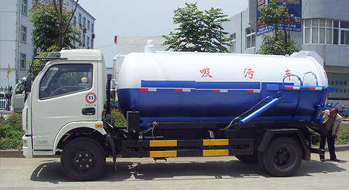 東風多利卡真空吸汙車