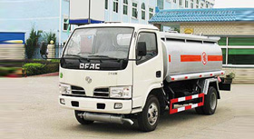 東風福瑞卡化工液體運輸車